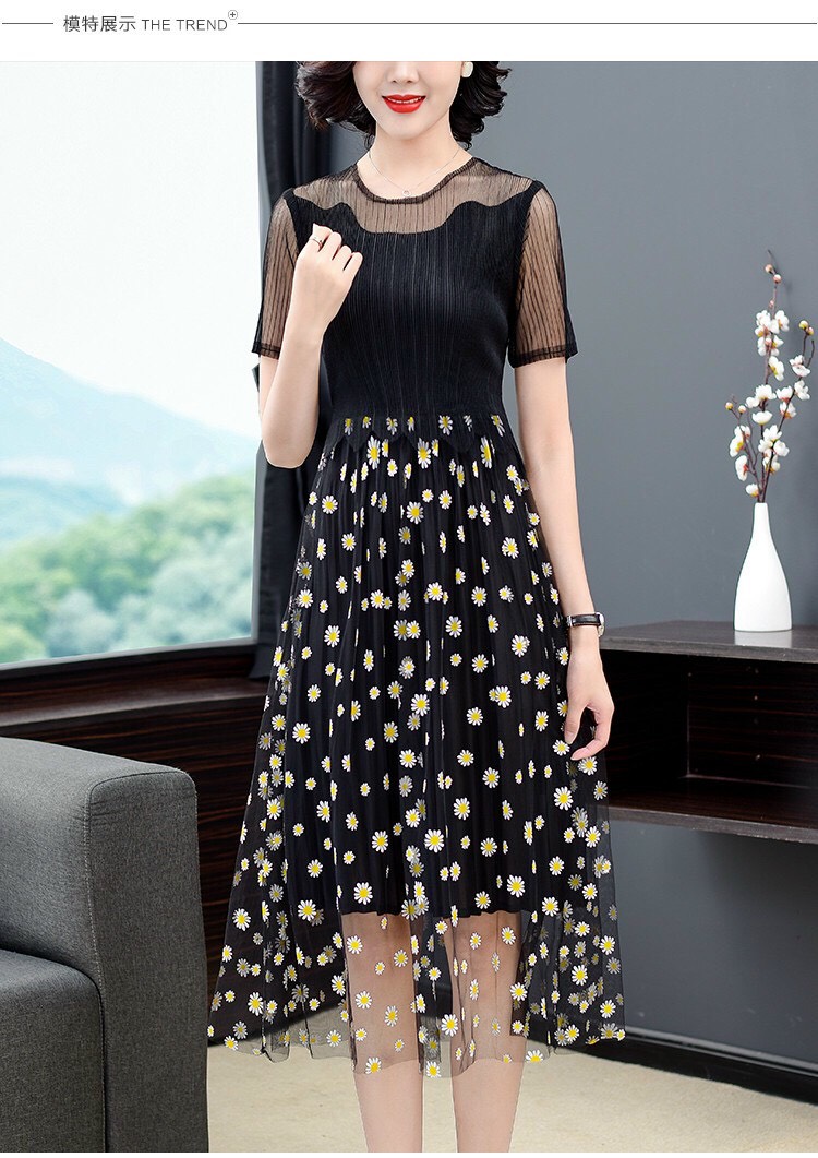 Đầm Lụa Dập Ly Họa Tiết Hoa Cúc - HN939